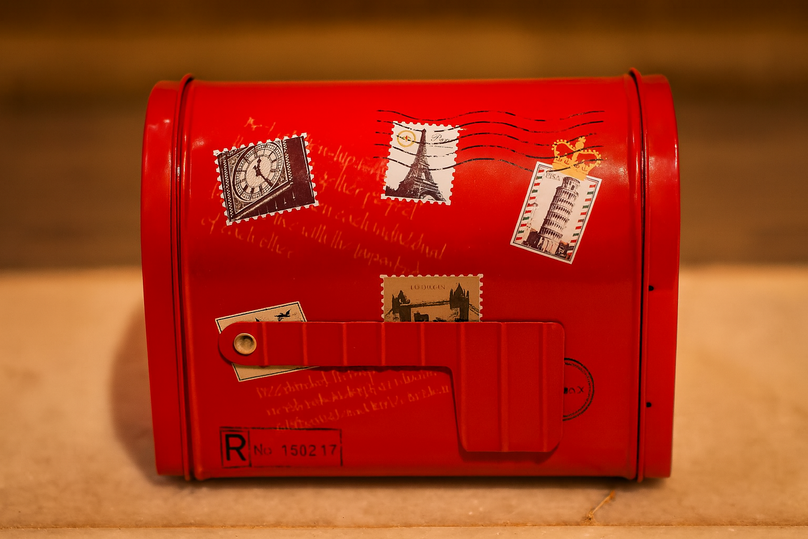 
                      
                        Christmas Metal Mailbox Gift Box
                      
                    