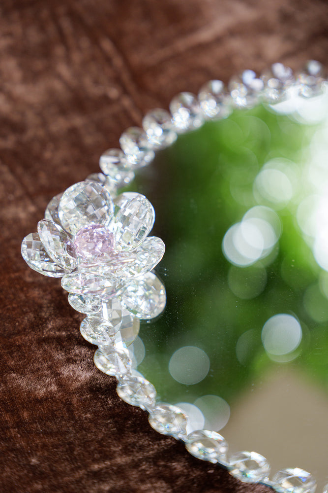 
                      
                        Crystal Rotating Base Stand
                      
                    