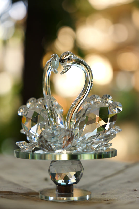 Crystal swan showpiece with diamond detail
