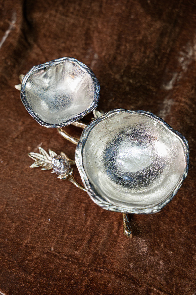 Decorative dual bowl tray for dry fruits