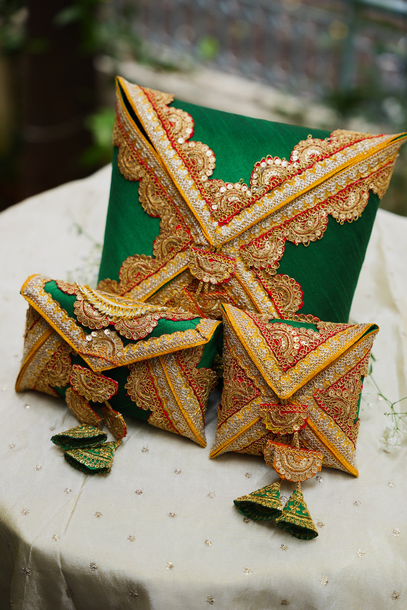 Reusable embroidered shagun box green