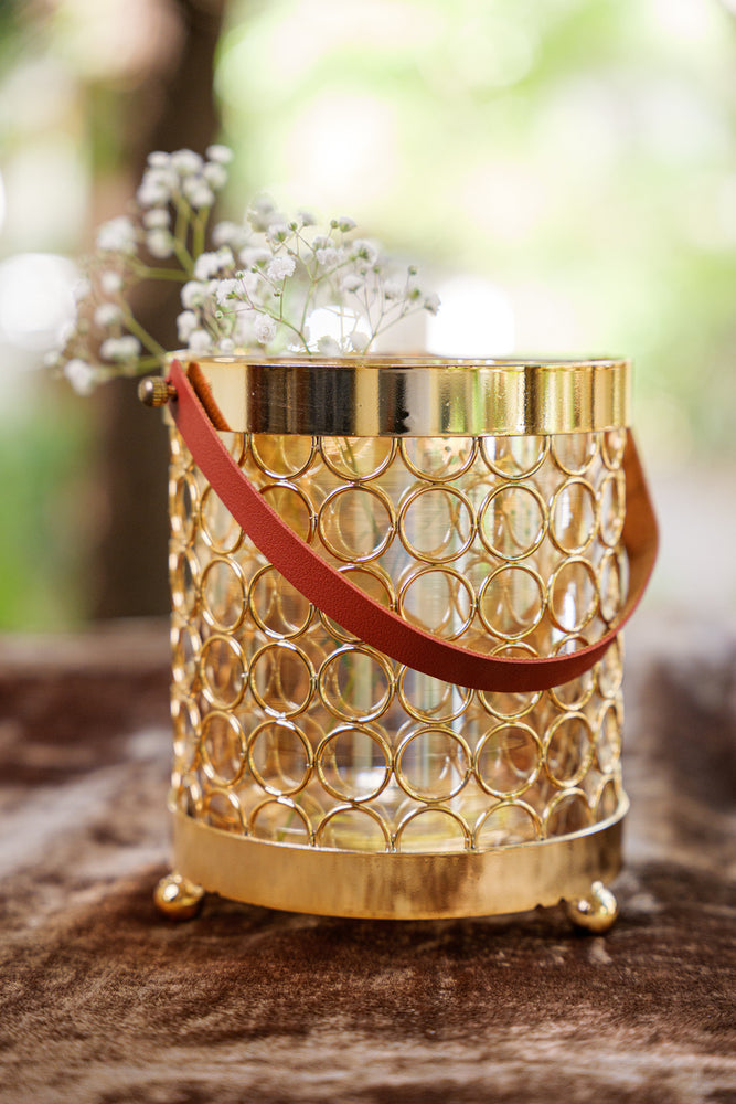 
                      
                        Dual-Tone Crystal Holder (Flowers not included.)
                      
                    