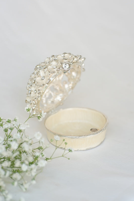 
                      
                        Gem Floral Round Box
                      
                    