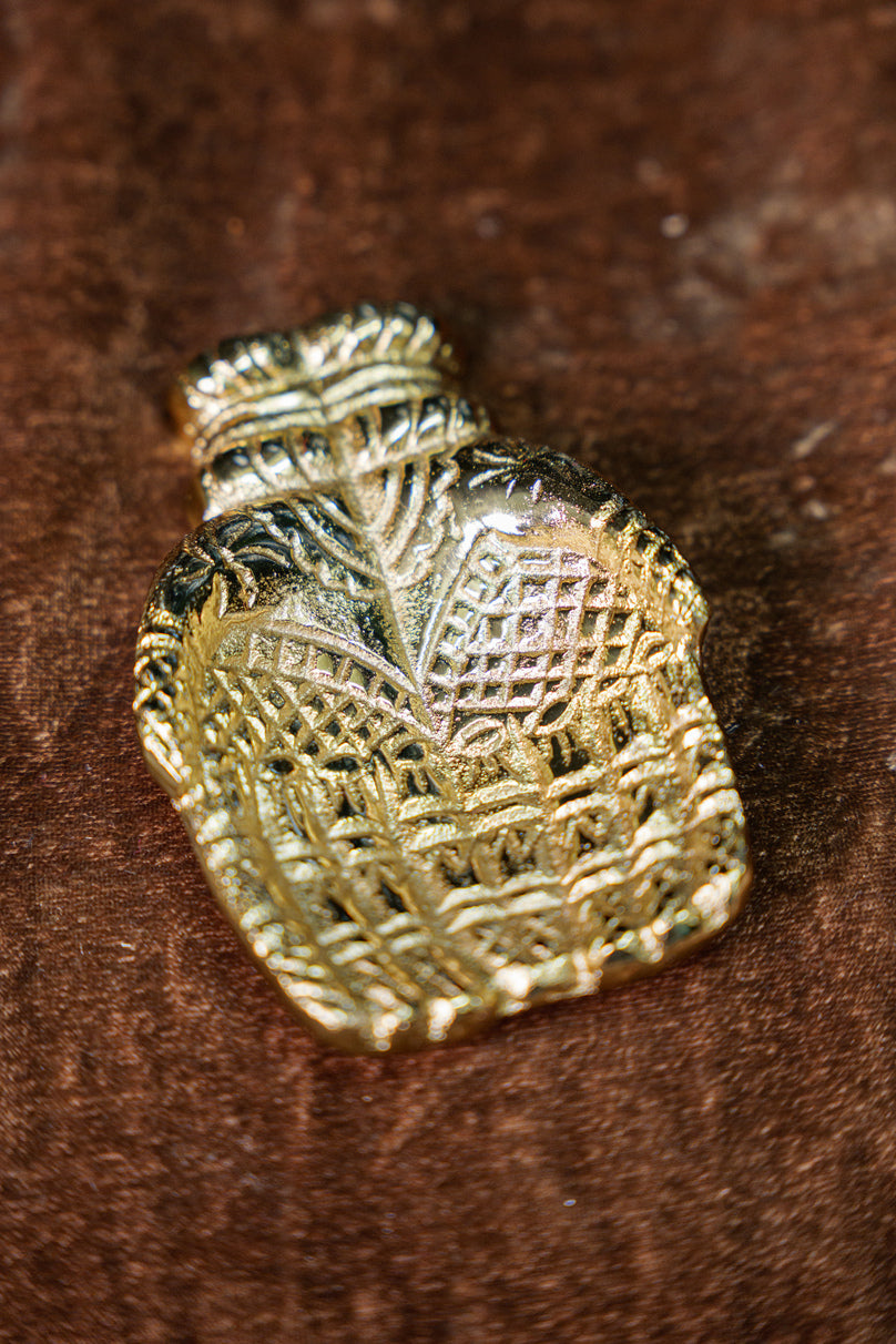 Lakshmi symbol hand showpiece