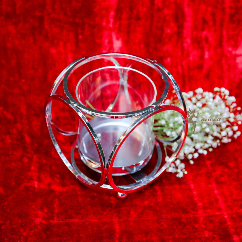 Circular metal candle holder