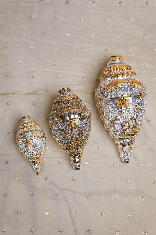 
                      
                        Ornate Silver-Golden Shankh
                      
                    