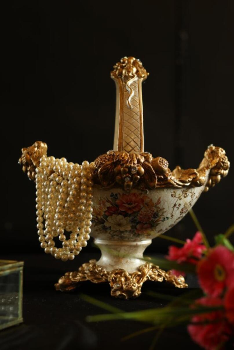 Royal Vintage Floral Basket 