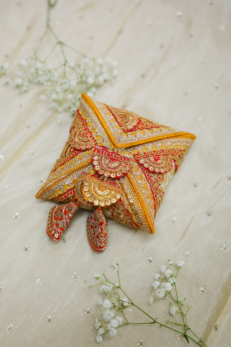 Traditional brocade gift coin cover