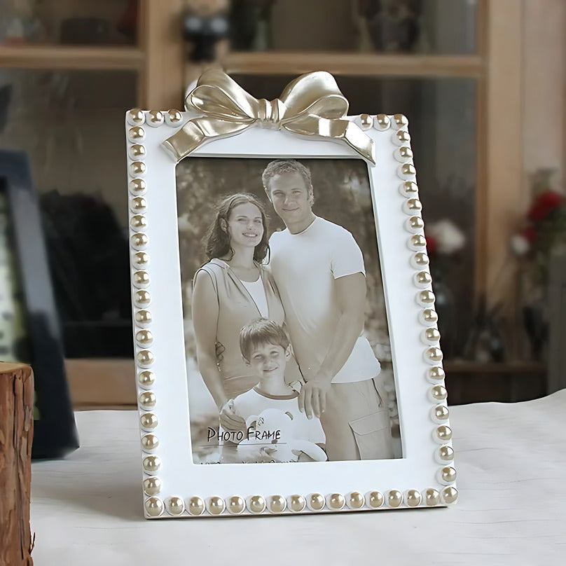 White Graceful Knot Frame